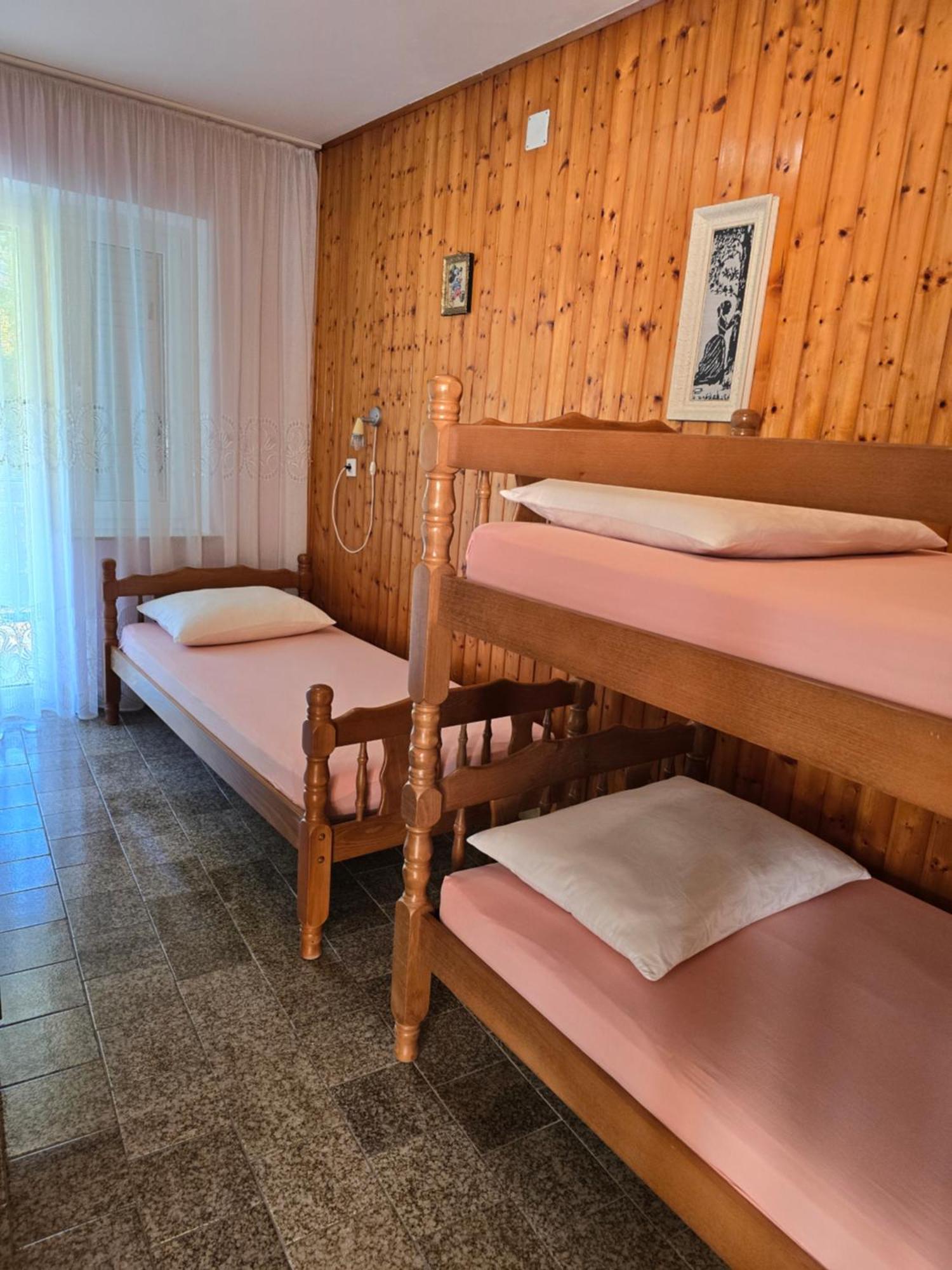 Apartments Mladenka セニ エクステリア 写真