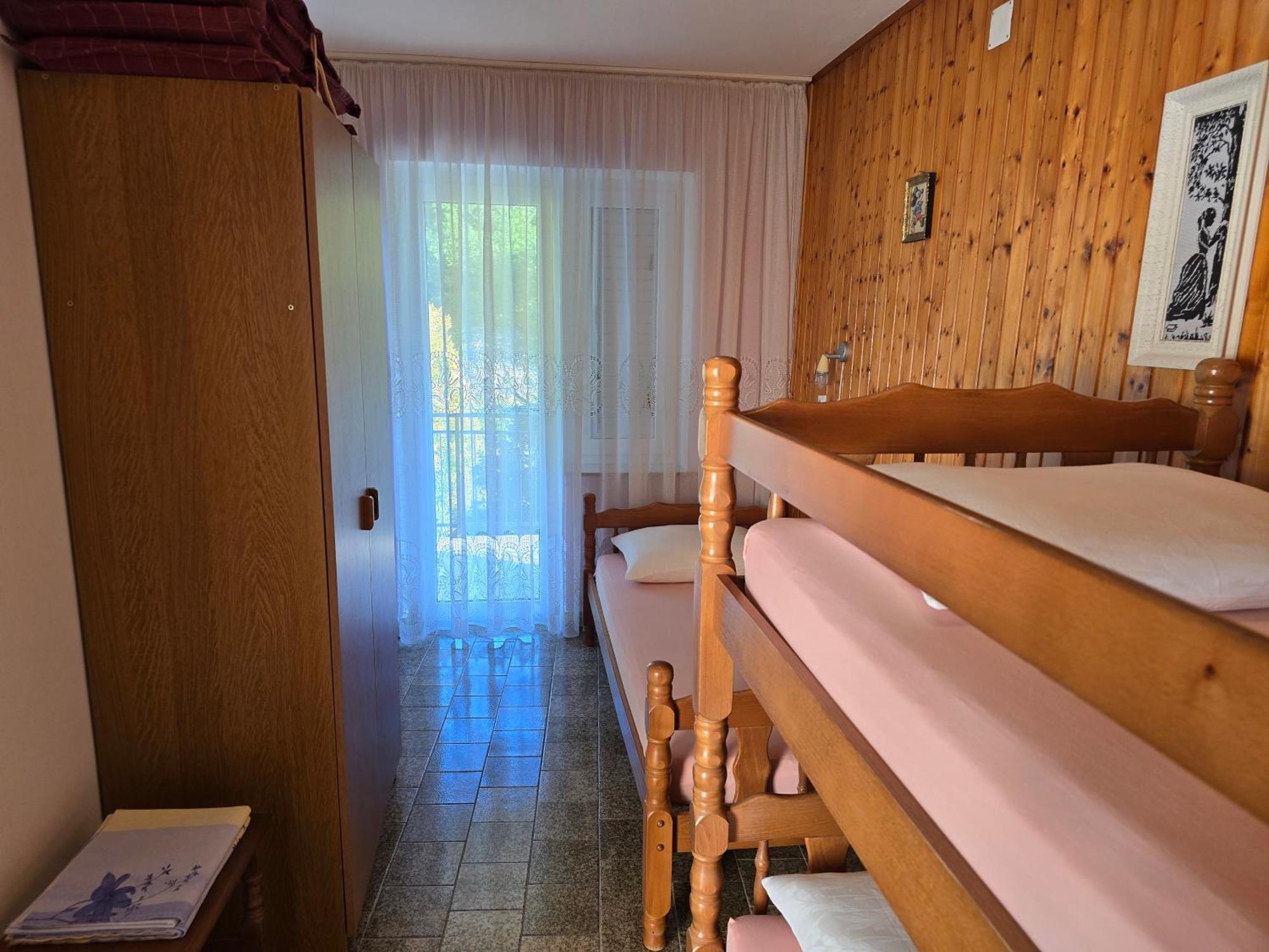 Apartments Mladenka セニ エクステリア 写真