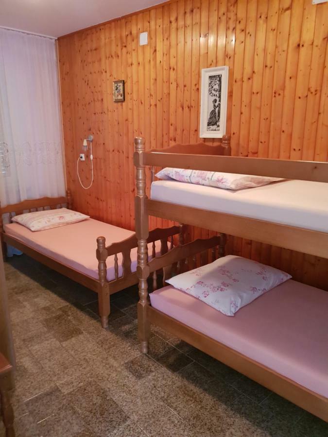 Apartments Mladenka セニ エクステリア 写真